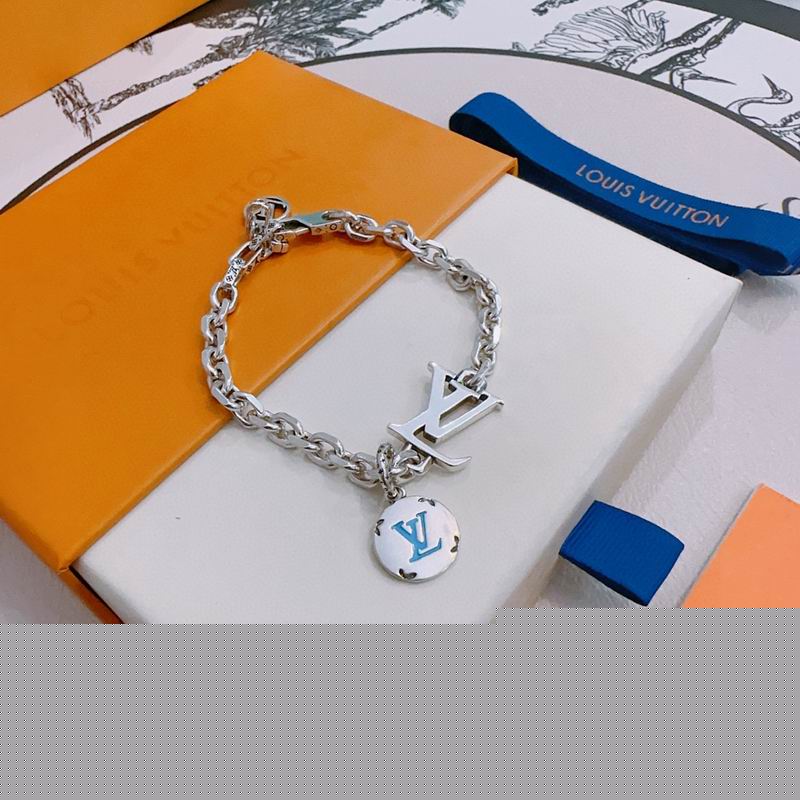 LV Bracelet 11yxx32